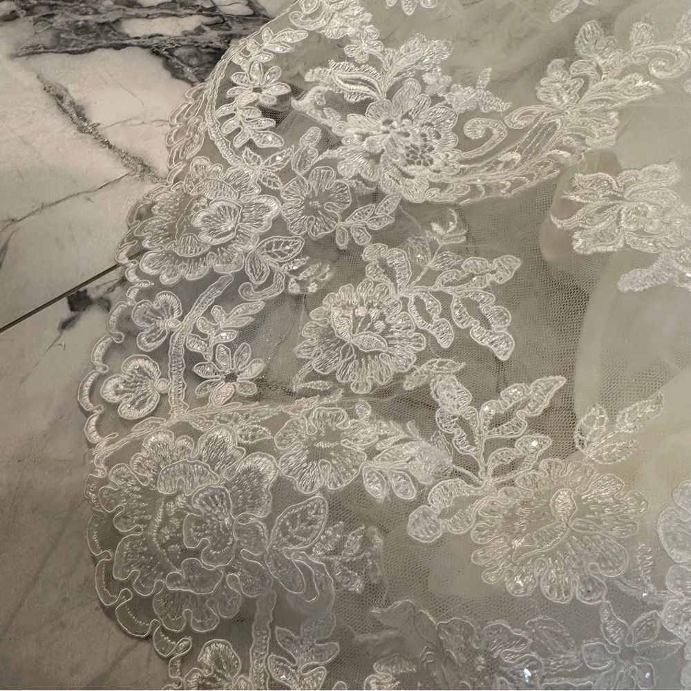 Mori Lee | 4 | Kindsry Off-Shoulder Lace Bridal Gown in Cream - Picture 6 of 14